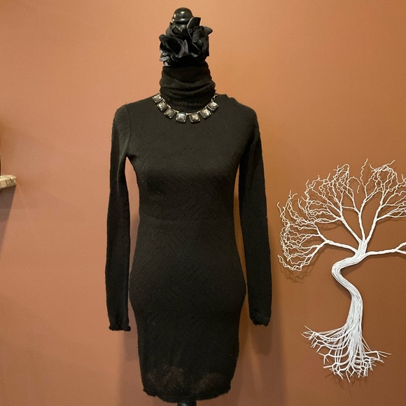 Made in Italy black wool and acrylic turtleneck dress. - Picture 3 of 6